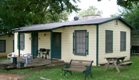 Little Lodge On The Lake In Kingsland, Texas